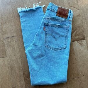 NWOT Levi's Light Blue Straight Jeans